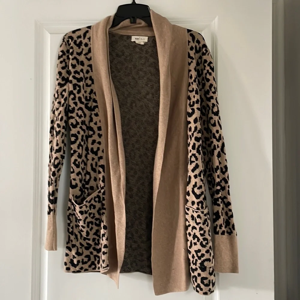 Women’s Cheetah Print Cardigan - Picture 1 of 5